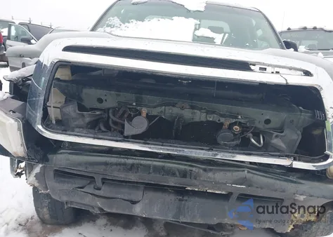 2010 Toyota Tundra Grade 5.7L V8 из США, поврежденный, VIN 5TFUY5F14AX133182